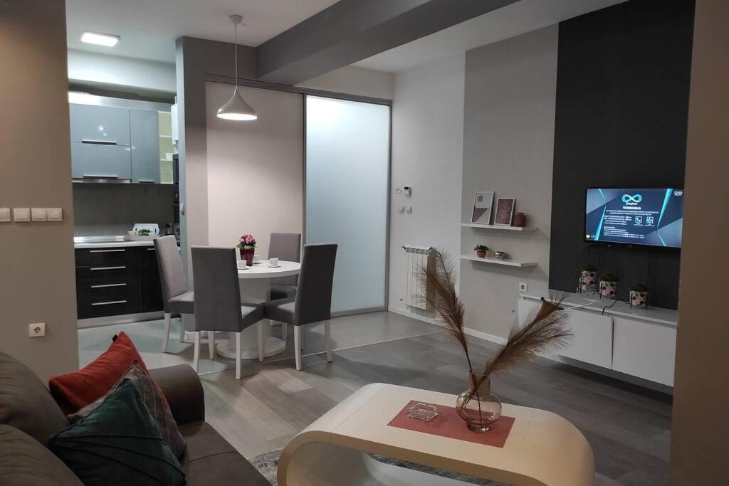 Centar One Apartmant Skopje Exteriör bild