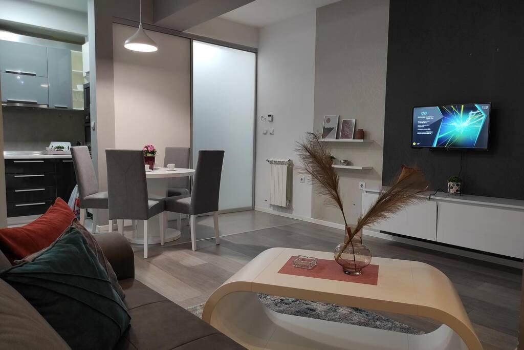 Centar One Apartmant Skopje Exteriör bild