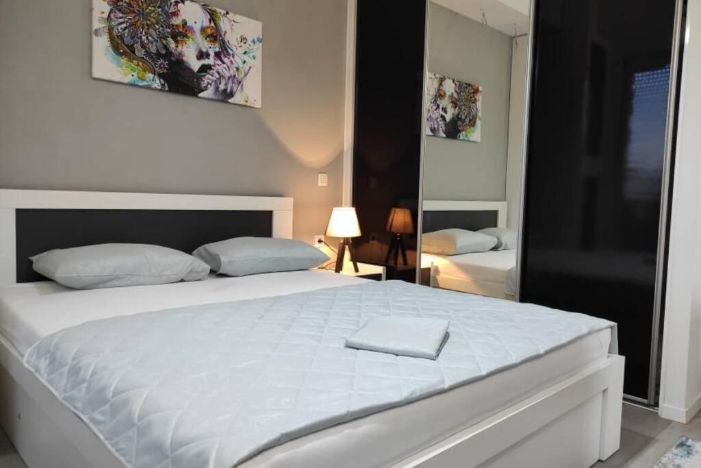 Centar One Apartmant Skopje Exteriör bild