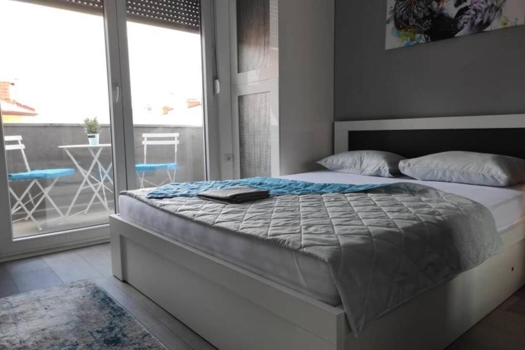 Centar One Apartmant Skopje Exteriör bild